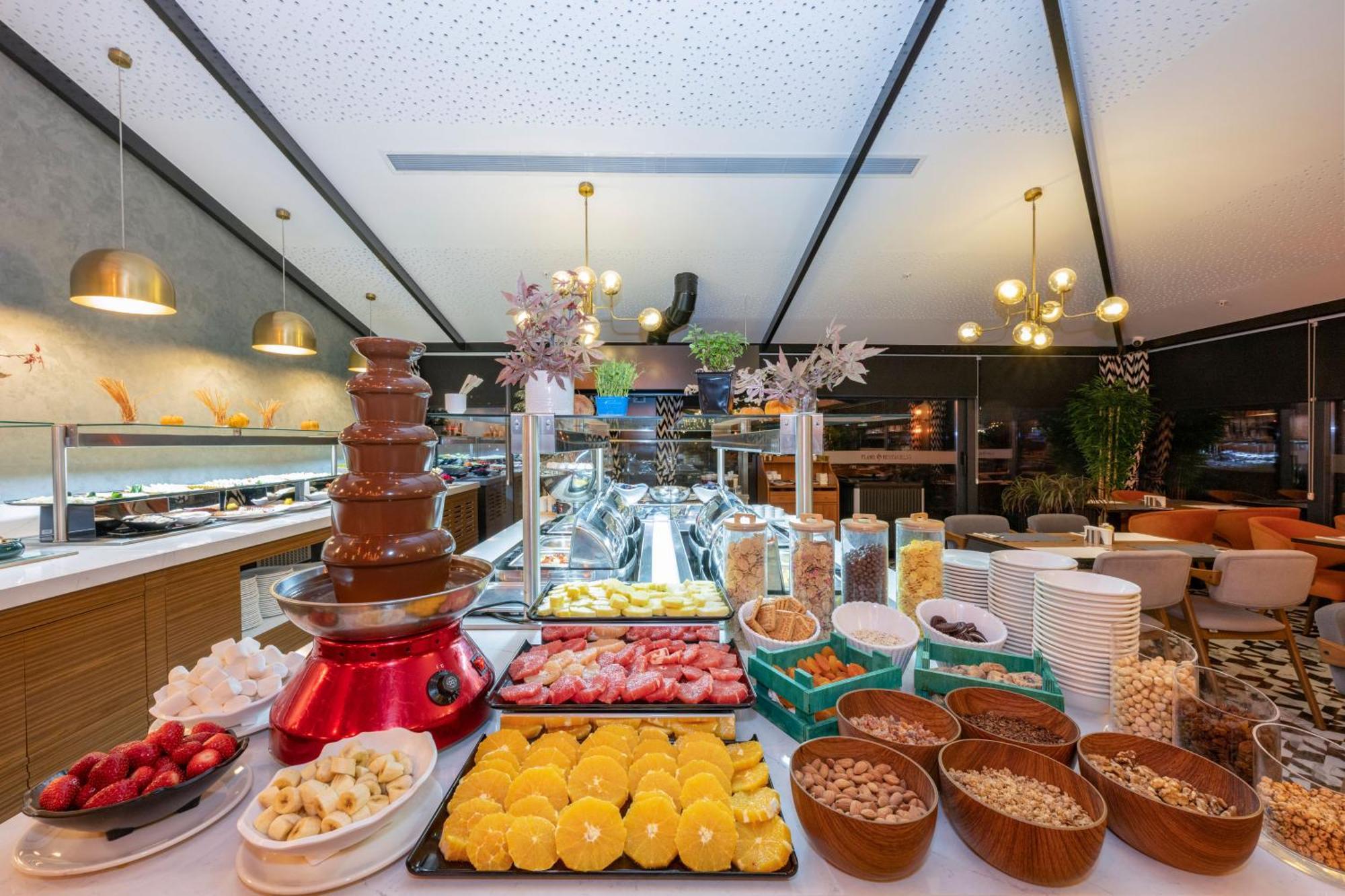 Ramada Encore By Wyndham Istanbul Sisli エクステリア 写真