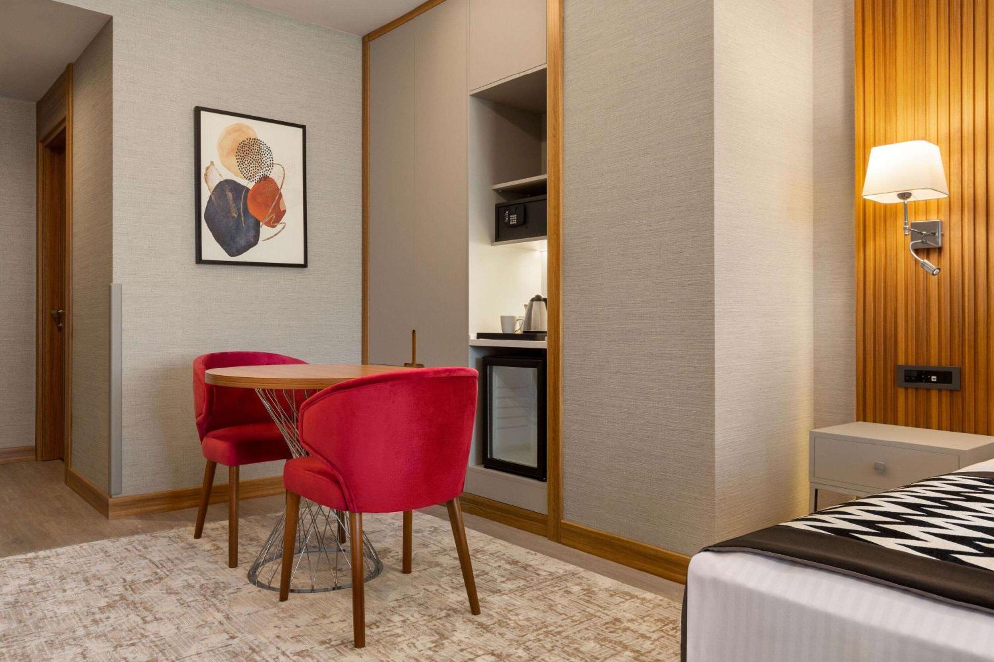 Ramada Encore By Wyndham Istanbul Sisli エクステリア 写真